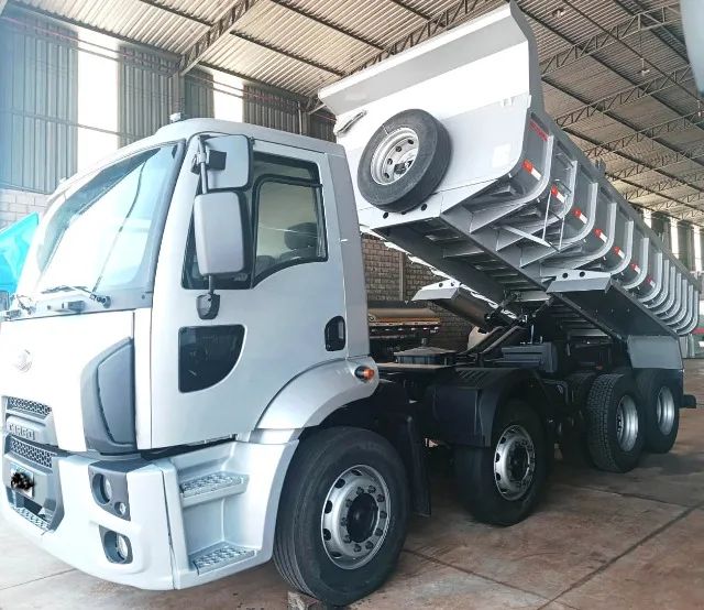 CARGO 2423 ano 2015, 8x2, caçamba.