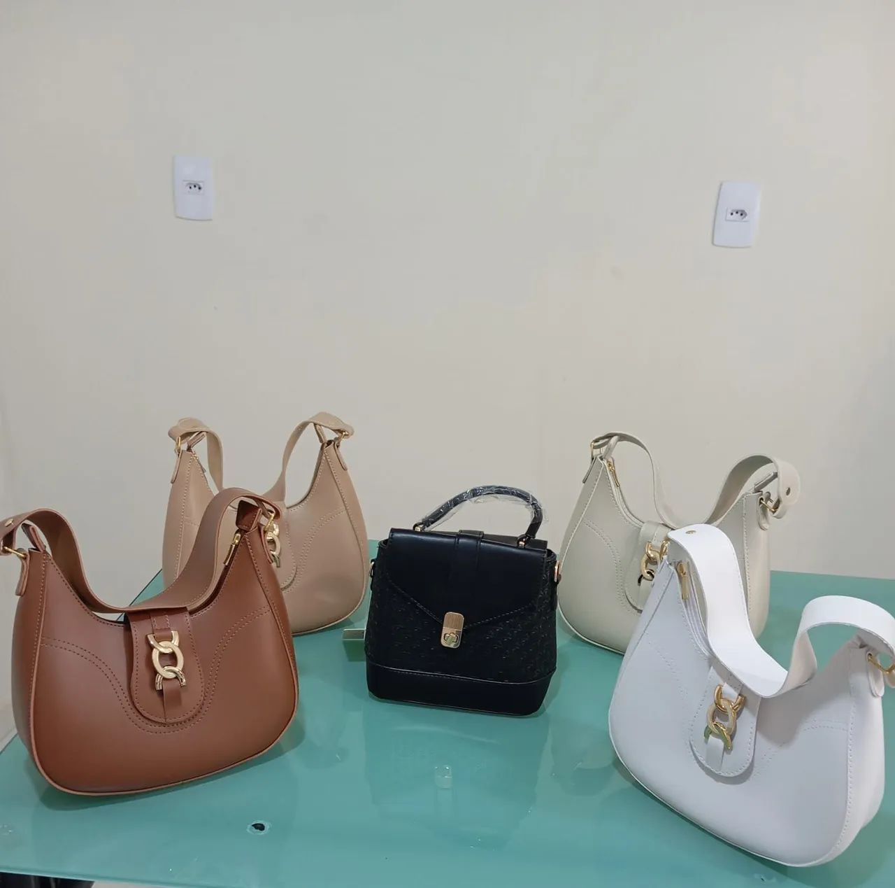 Vende bolsas lindas e elegantes 