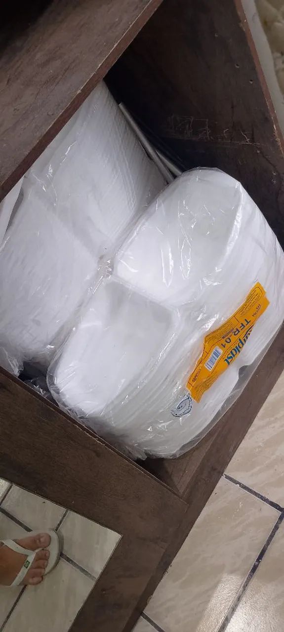 Vende-se isopor para galinha assada