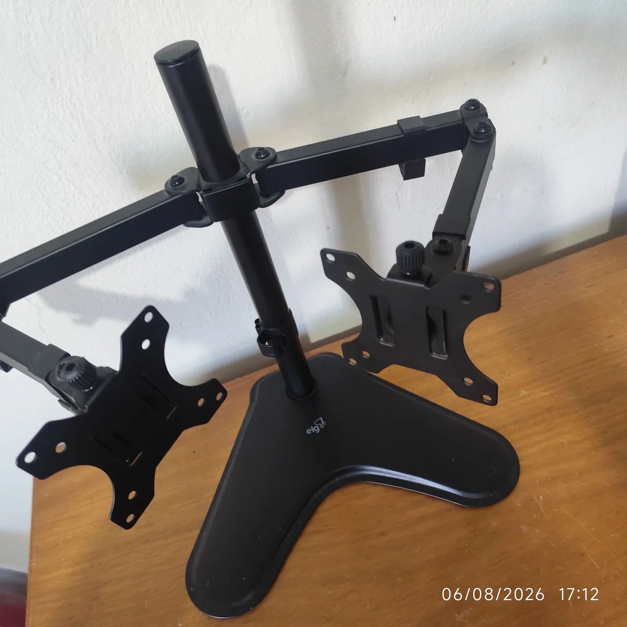 Suporte para monitores duplo articulado 