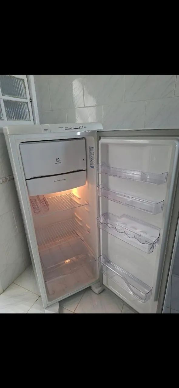 Geladeira Eletrolux  - Foto 2