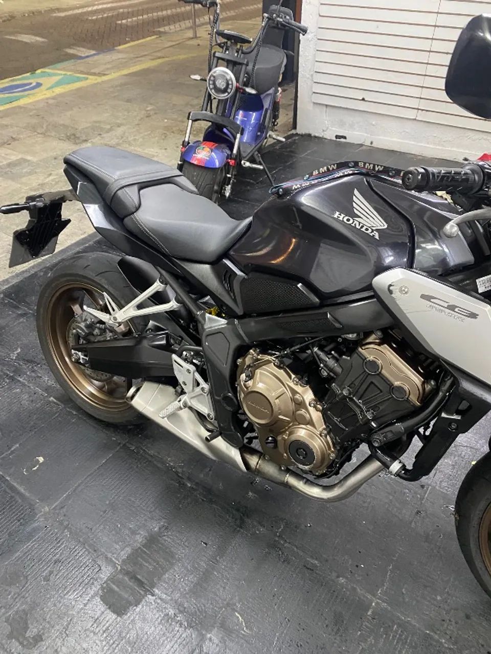 CB 650 - Foto 2