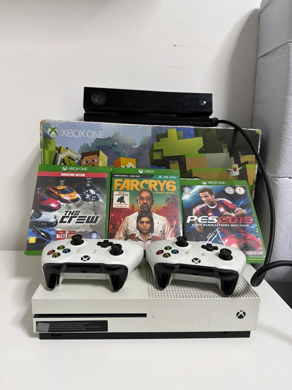 Xbox One S com Kinect 