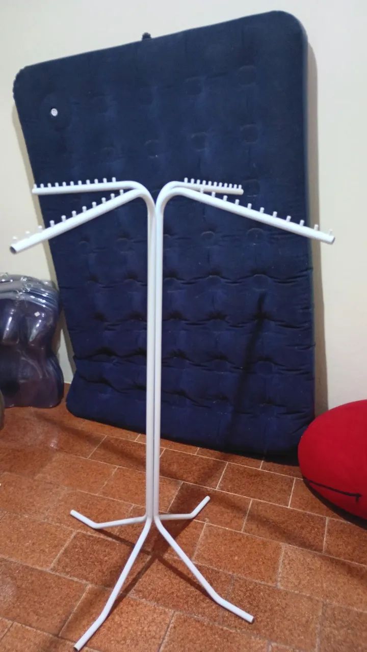 Cabides e bancada  - Foto 2
