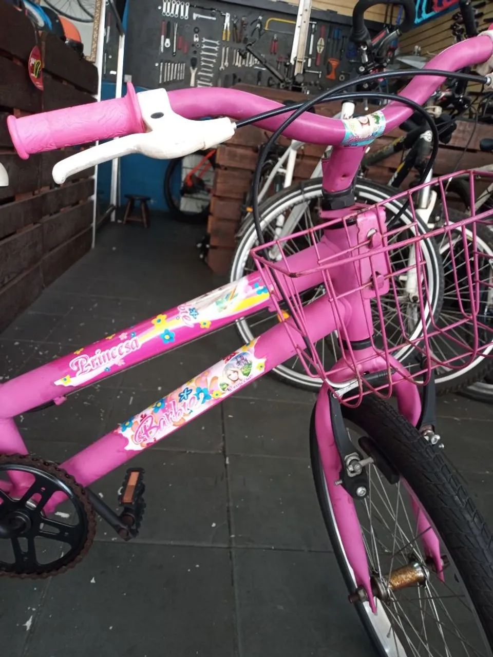 Bicicleta aro 20 infantil Rosa com cestinha linda! - Foto 2