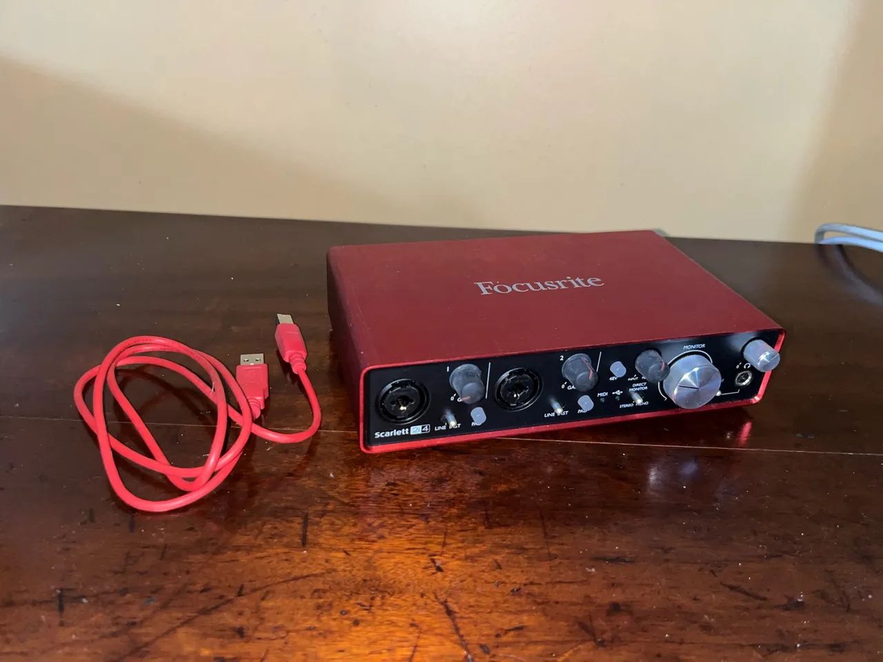 Interface Focusrite Scarlett 2i4