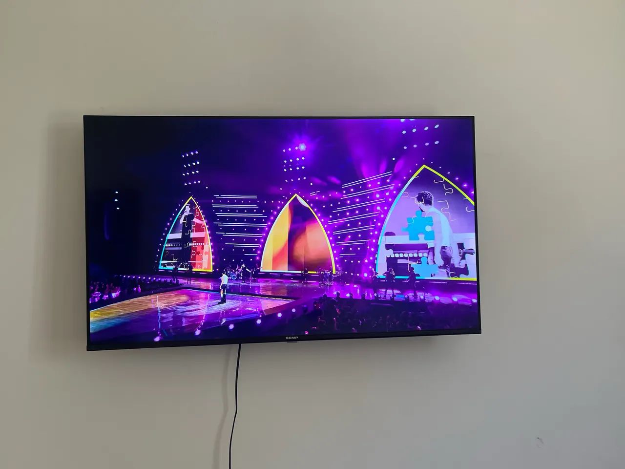 SMART TV SEMP 43 POLEGADAS NOVA