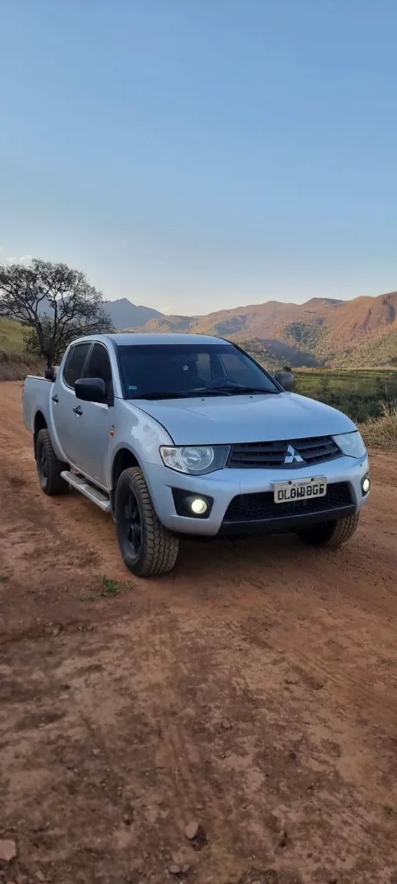 Mitsubishi L200 L200 Triton GLS 3.2 CD TB Int.Diesel Mec 2013