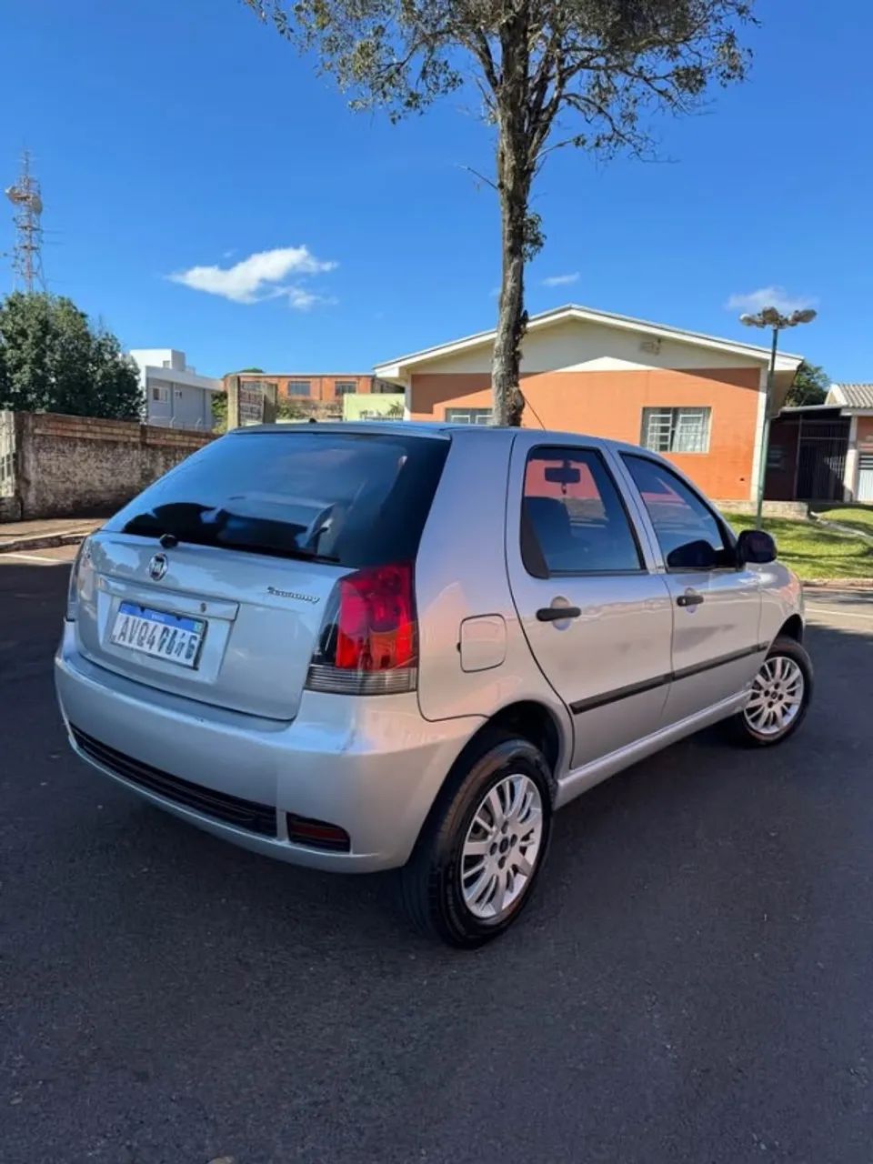 Fiat Palio Celebration 1.0 Fire Flex 8V 4P 2014 - Foto 4