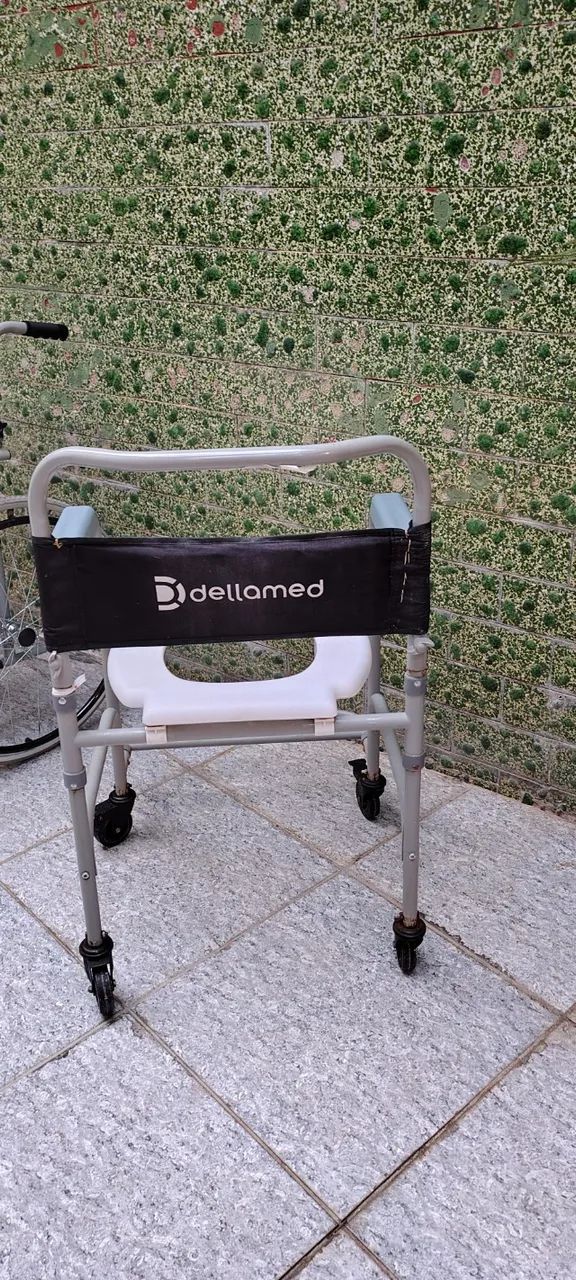 Cadeira de rodas para banho