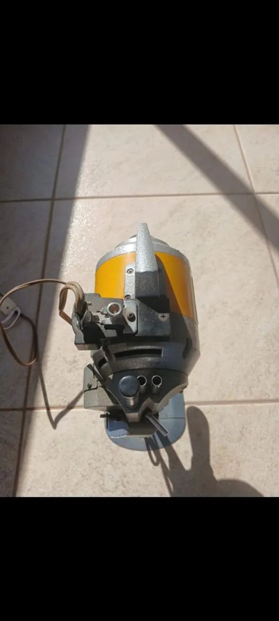 Vende- se m áquina de corte - Foto 2