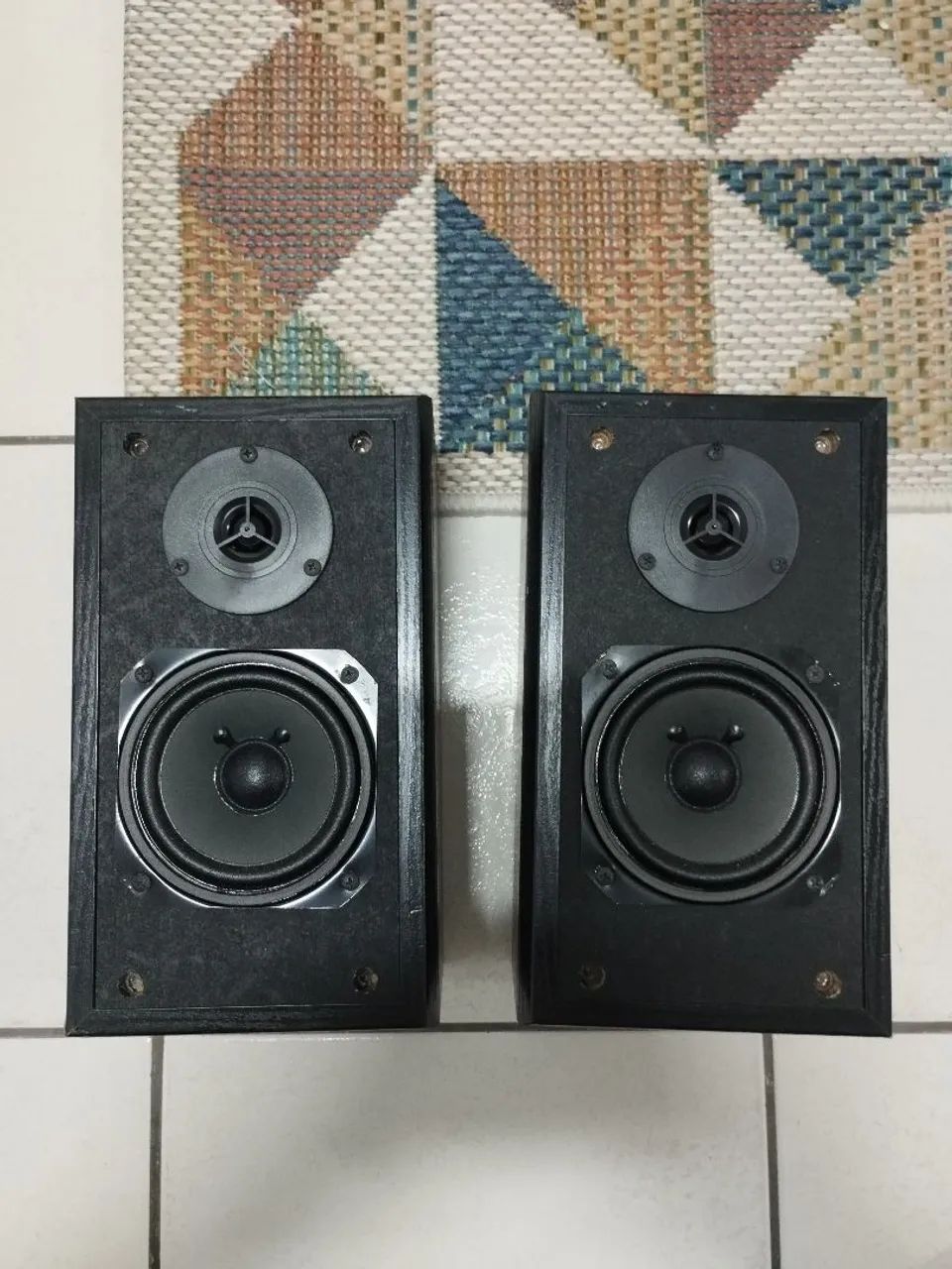 Caixas acústicas Bookshelf Yamaha NS-E55