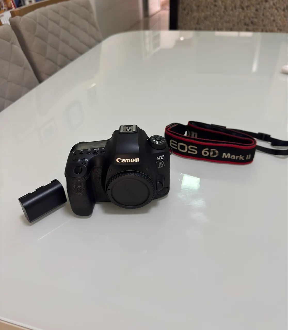 ? Canon EOS 6D Mark II