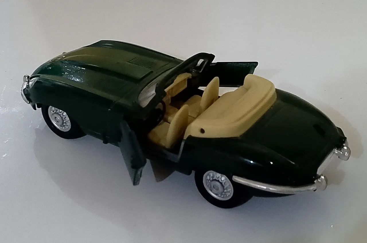 Miniatura Jaguar e Cabriolet - Maisto - Foto 2