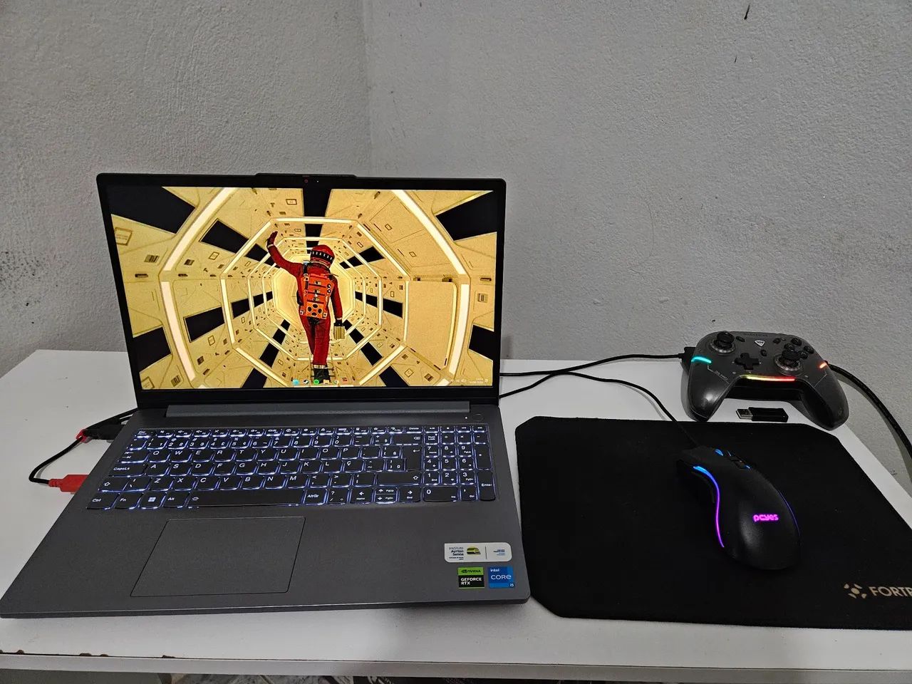 Notebook Gamer Lenovo LOQ E  - Foto 2