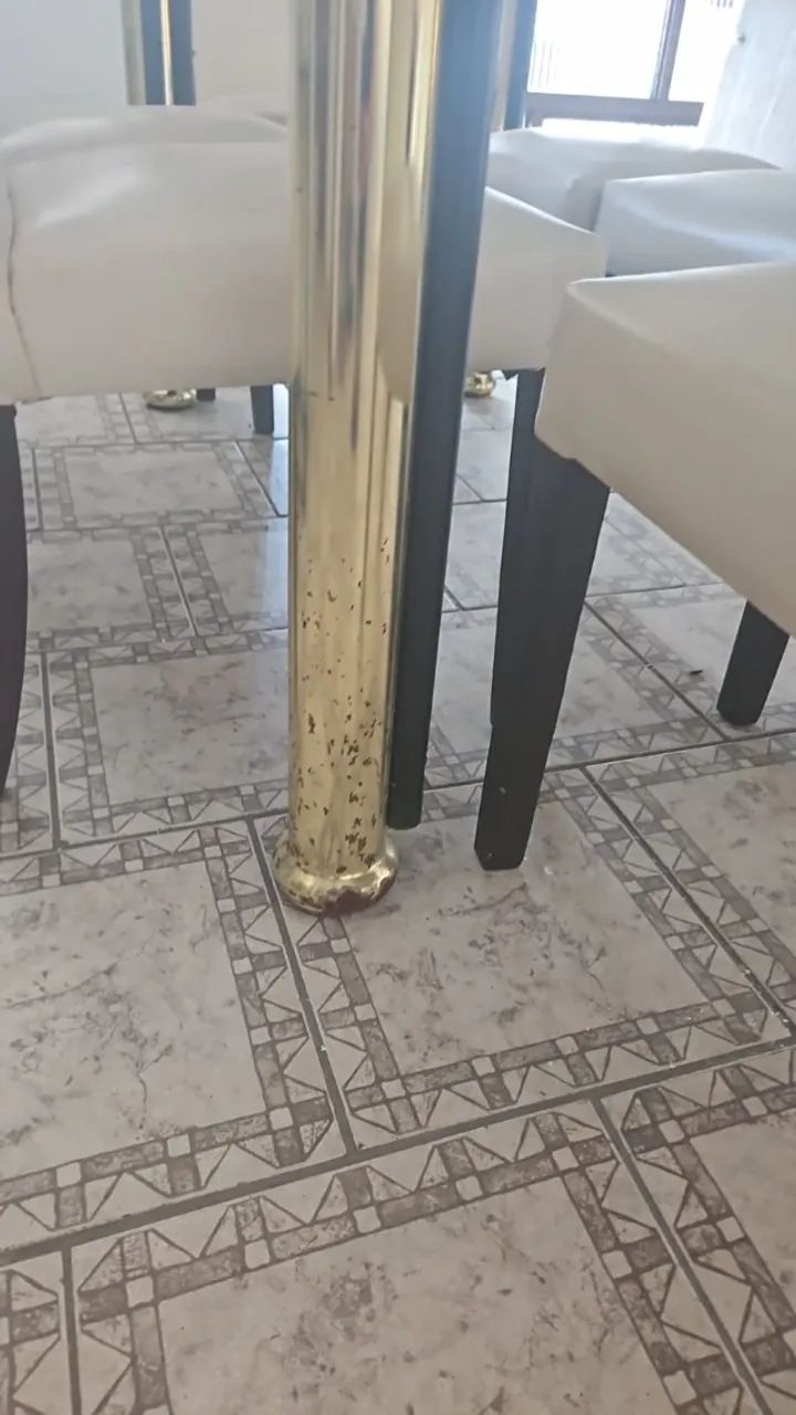 MESA DE JANTAR COM ESTANTE