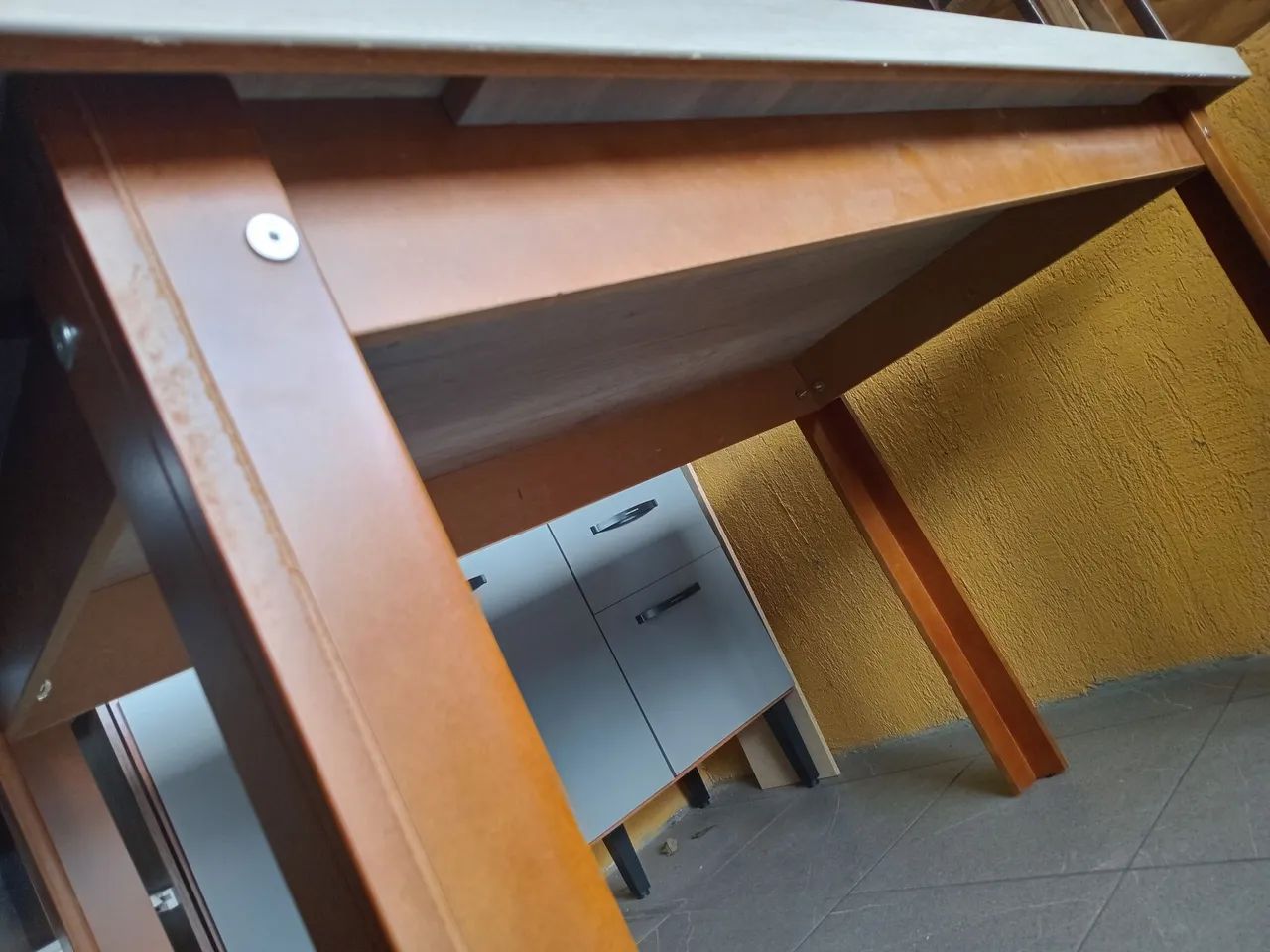 Mesa 1,10 x 80cm com 04 cadeiras, nova..(Entrego) - Foto 4