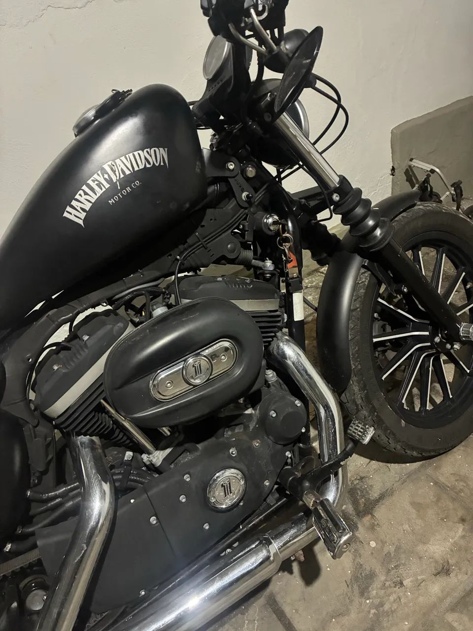 HARLEY DAVIDSON IRON 883 - Foto 2