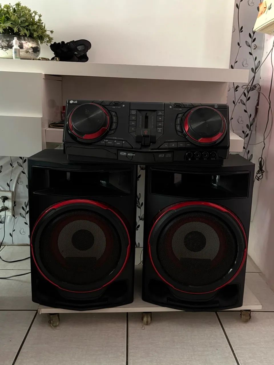 SOM LG 800 W RMS