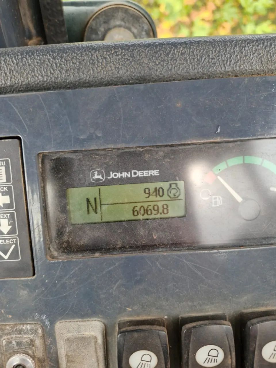 Retro Escavadeira John Deere 310k ano 2015 tração 4x4 com 6000 horas  - Foto 5