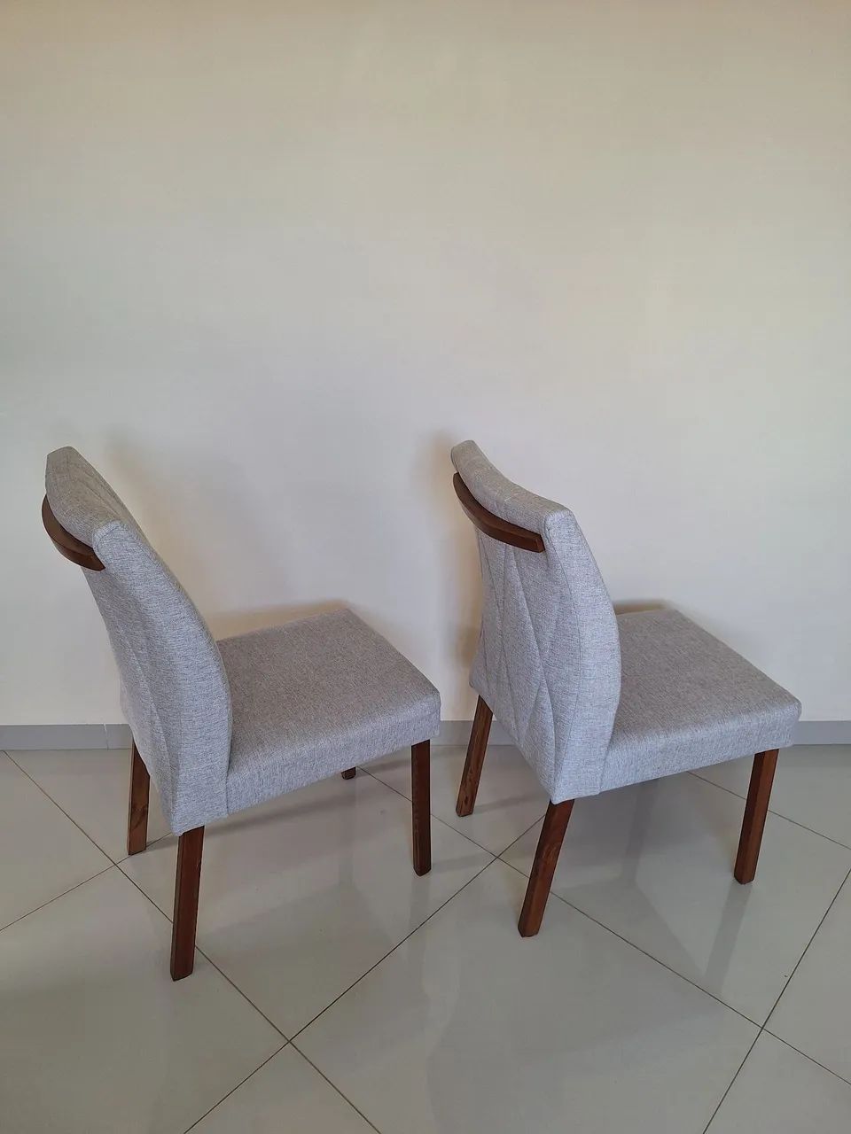 Cadeiras p/ mesa de jantar c/ pega - Foto 5