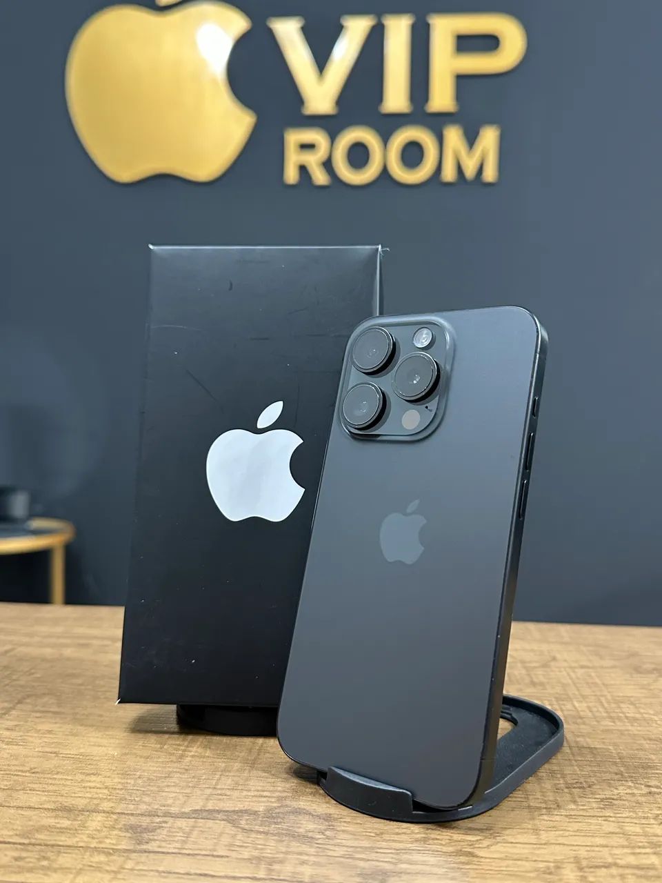 iPhone 15 Pro 128gb preto semi novo em excelente estado