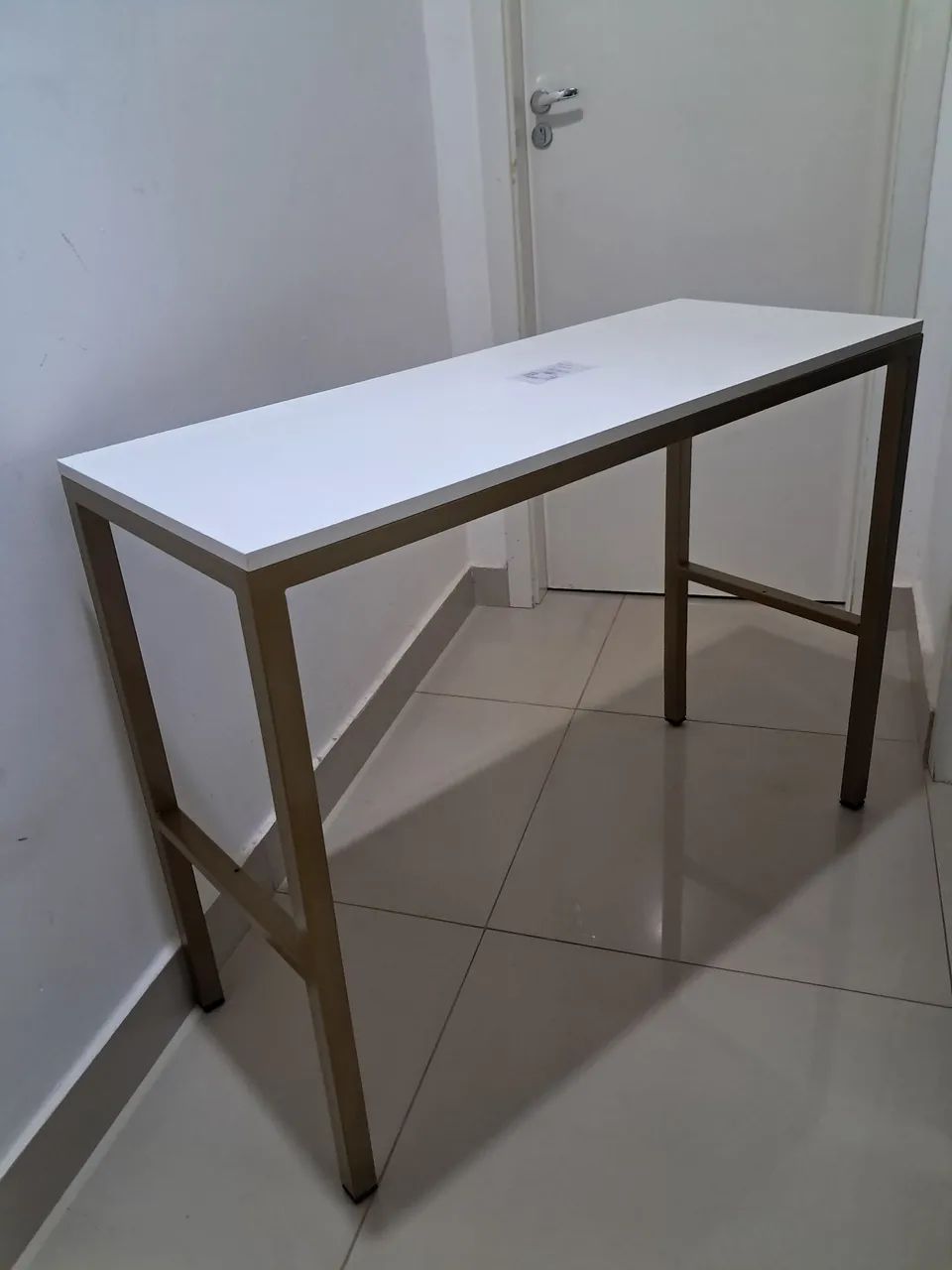 Mesa em metalon com tampo em mdf branco.  - Foto 3