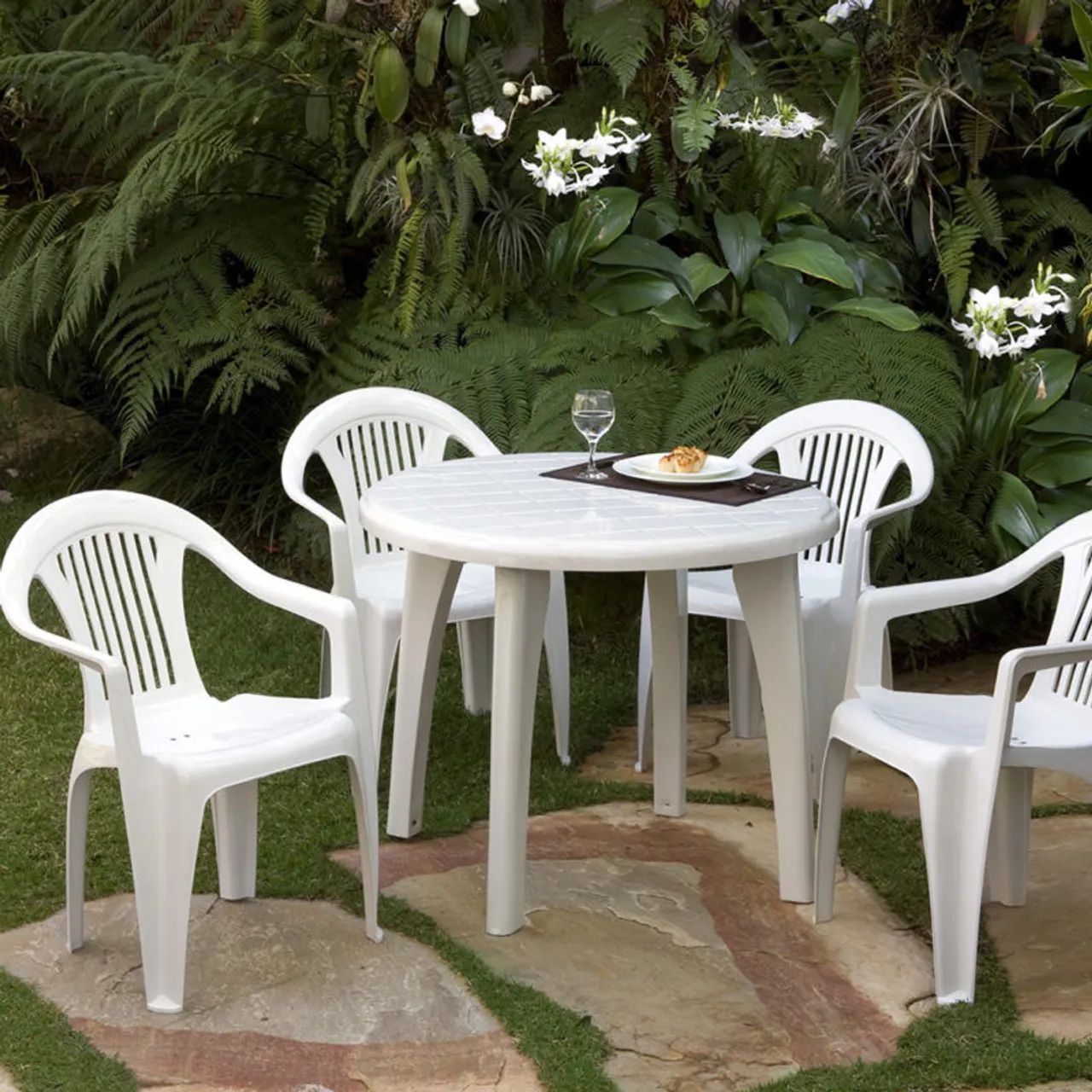 Mesa com 4 cadeiras 