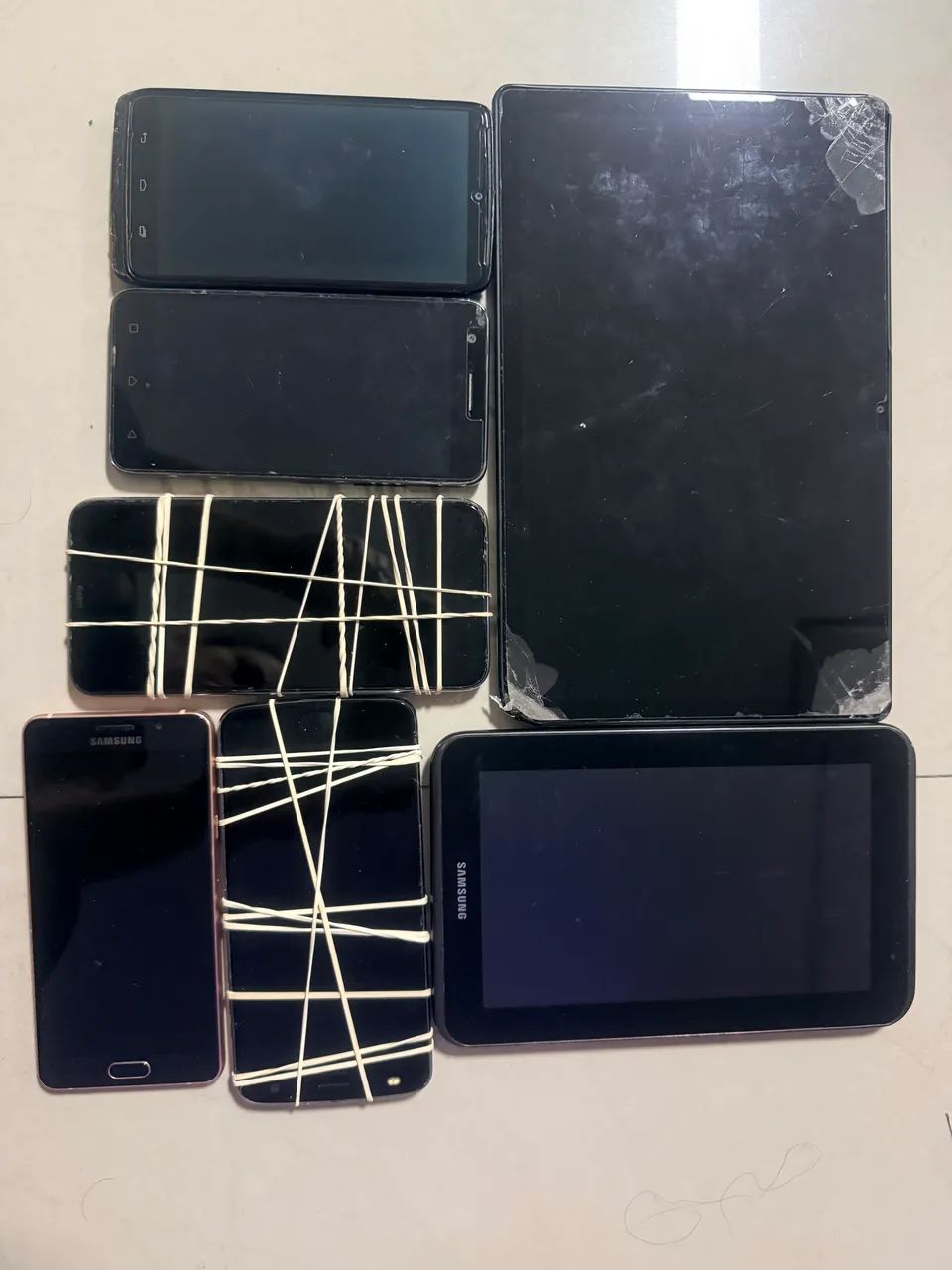 Lote de eletrônicos com defeito para arrumar ou usar peças.