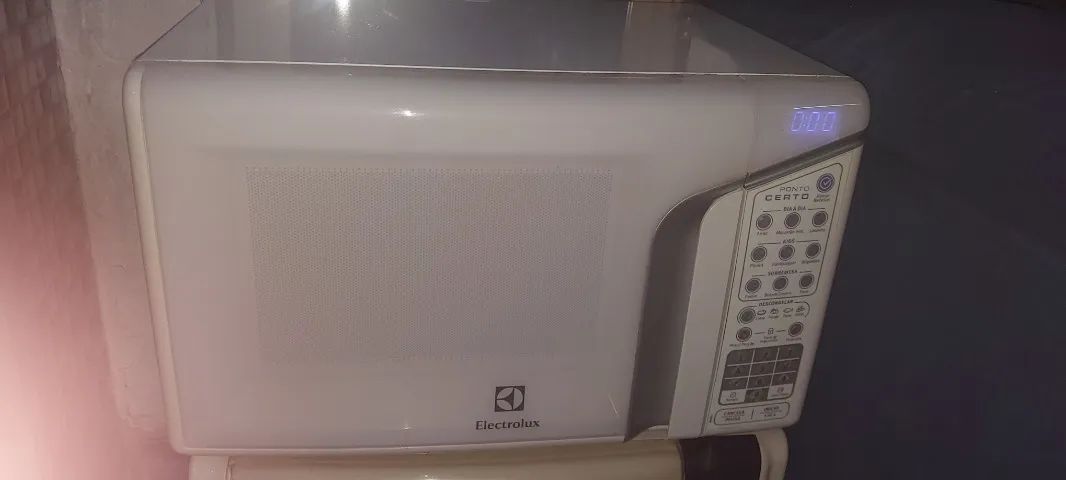 Vende-se  micro-ondas 31 litros 
