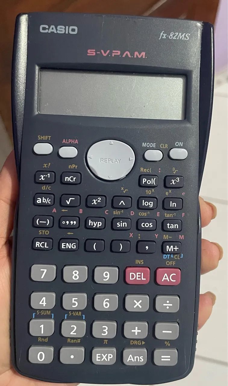 Calculadora científica Casio FX-82MS