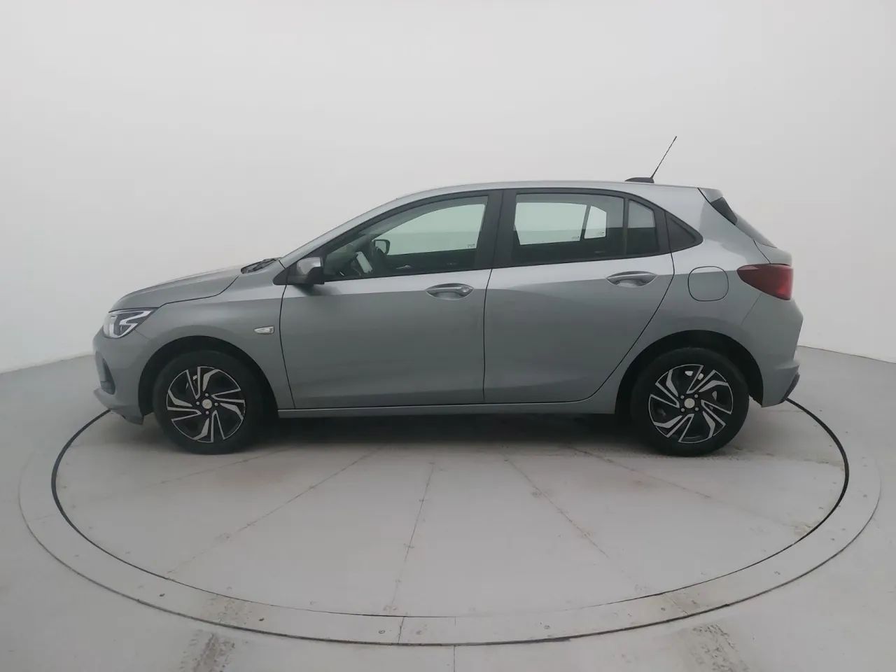 Chevrolet Onix Hatch LT 1.0 12V Flex Mec. 4P, foto 2 de 18