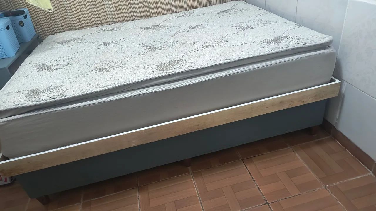 Cama box baú casal e colchão 
