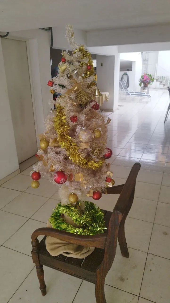 Árvore de Natal completa montada.  - Foto 5