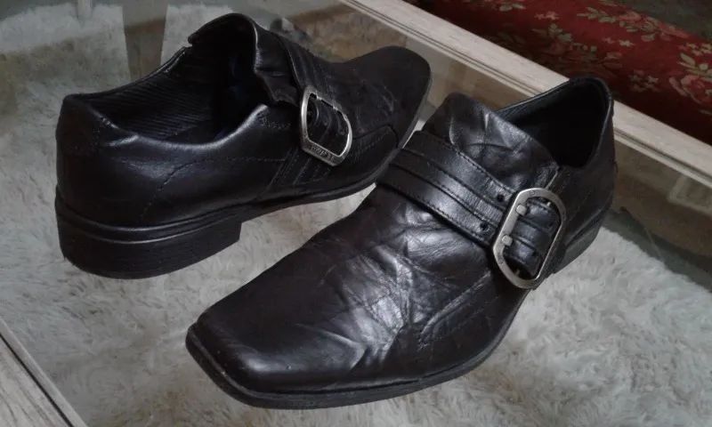 SAPATO SEMI-NOVO