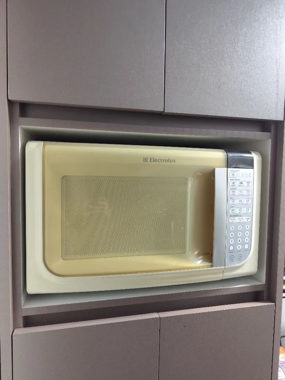 Micro-ondas Electrolux 31L (Com defeito na placa / Para peças)
