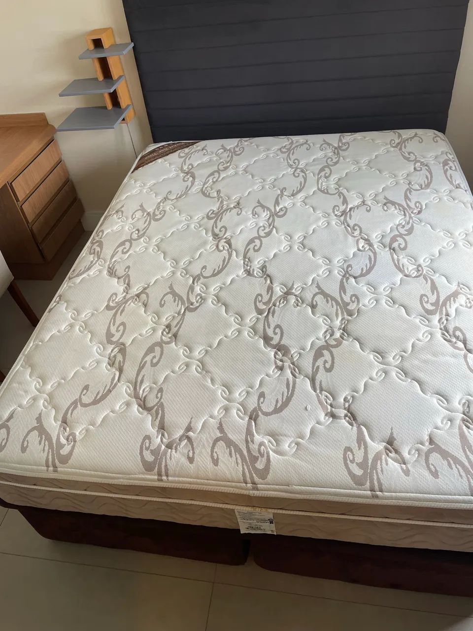 Cama box baú de boa qualidade em bom estado