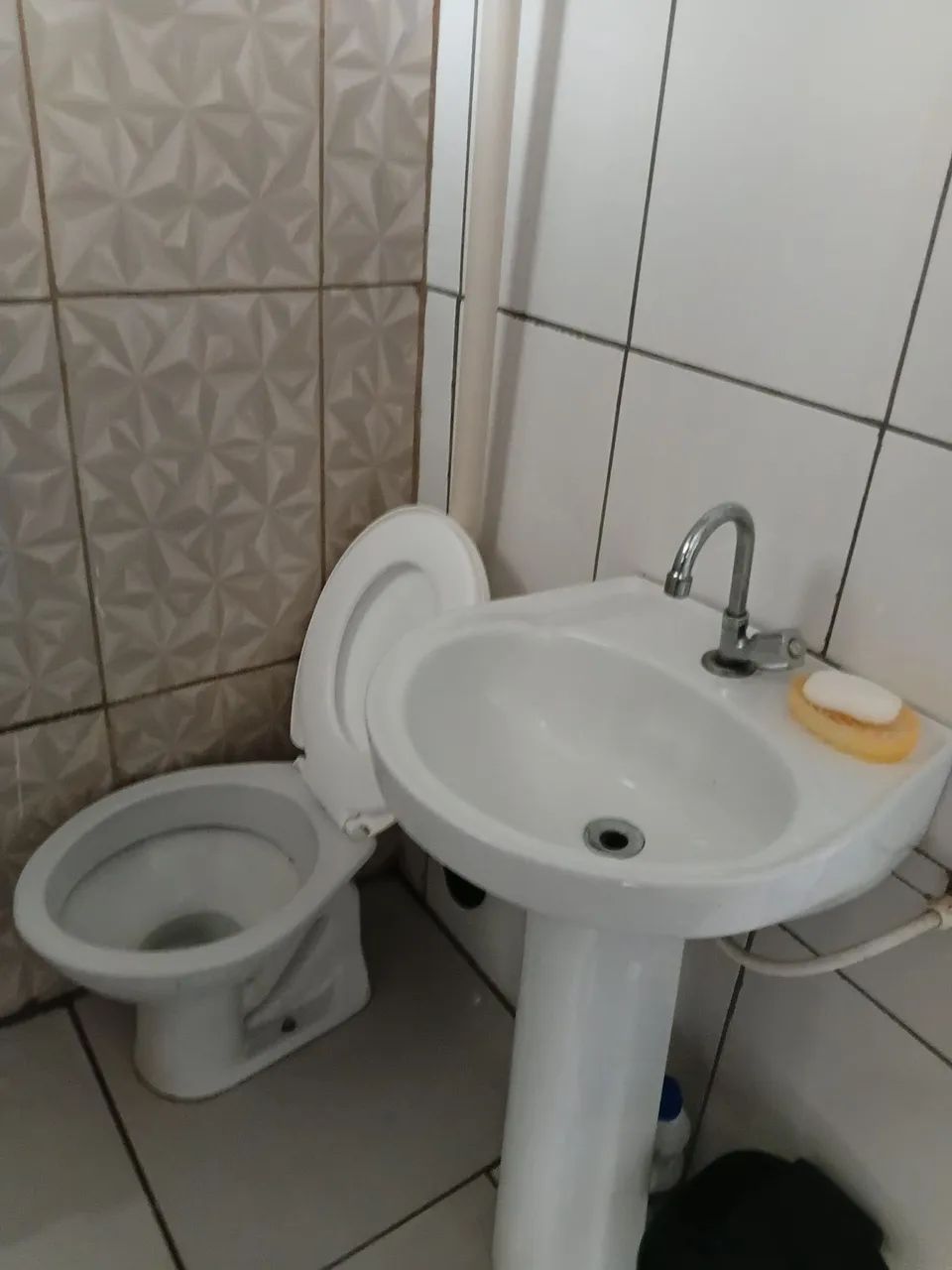 CASA PEQUENA, SIMPLES, MAS MUITO ACONCHEGANTE.  - Foto 7