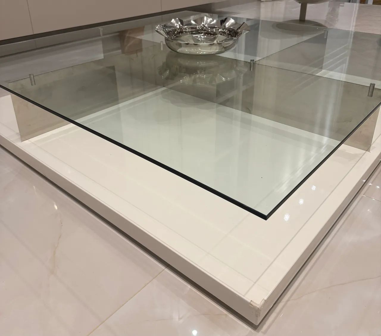 Mesa de Centro sofisticada 1,70 x 1,70 m - Laca Branca e Vidro - Excelente estado - Foto 2