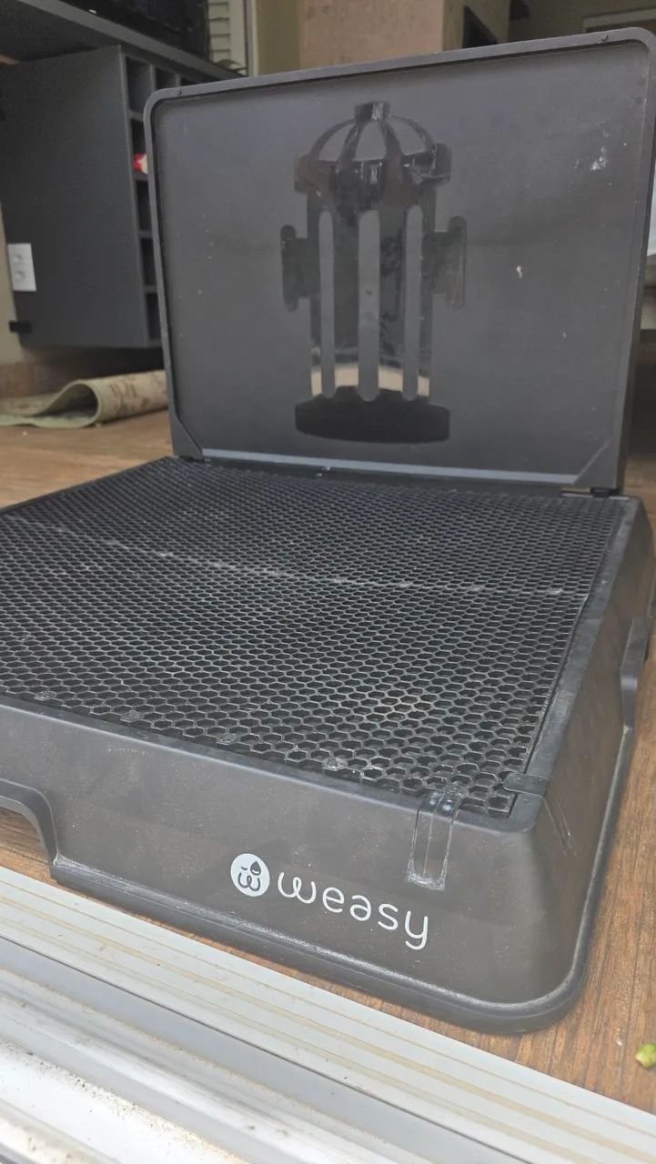 Weasy Cão, banheiro inteligente com hidrante tamanho M  70x70x10 cm