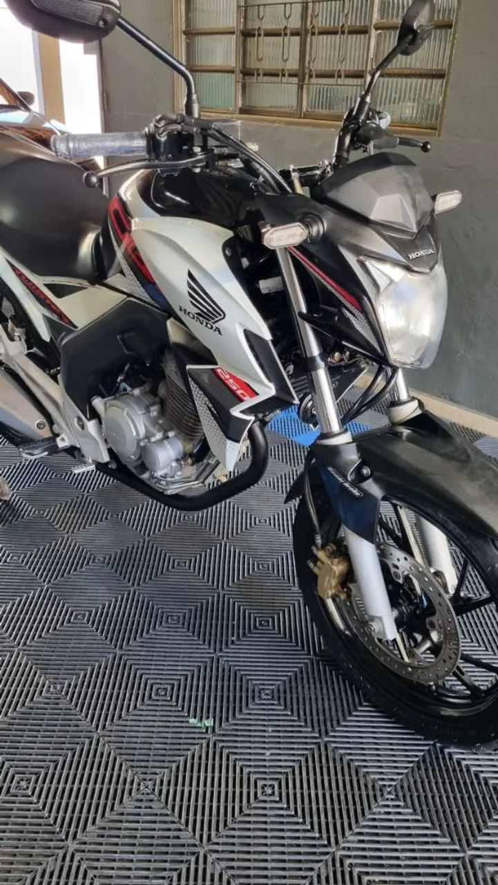 CB TWISTER 250 Honda - Foto 2