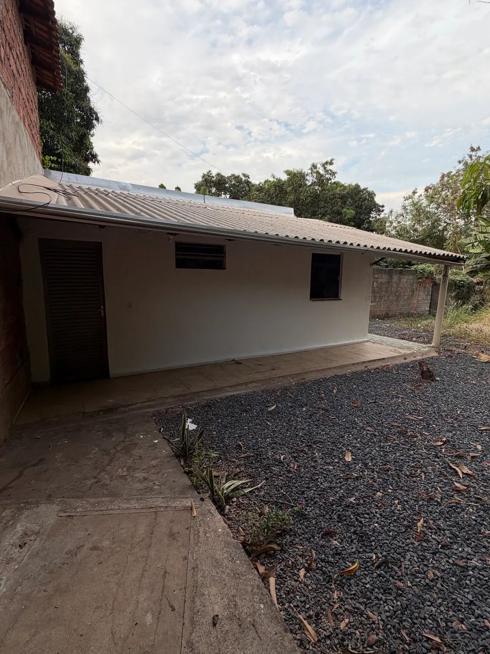 Kit Net com quintal bem grande e arborizado