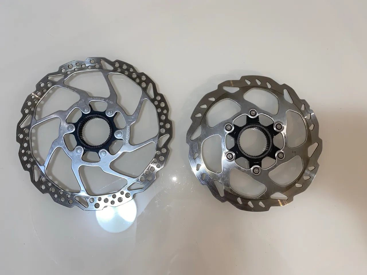 Par discos de freio Shimano centerlock RT54 + Rt70