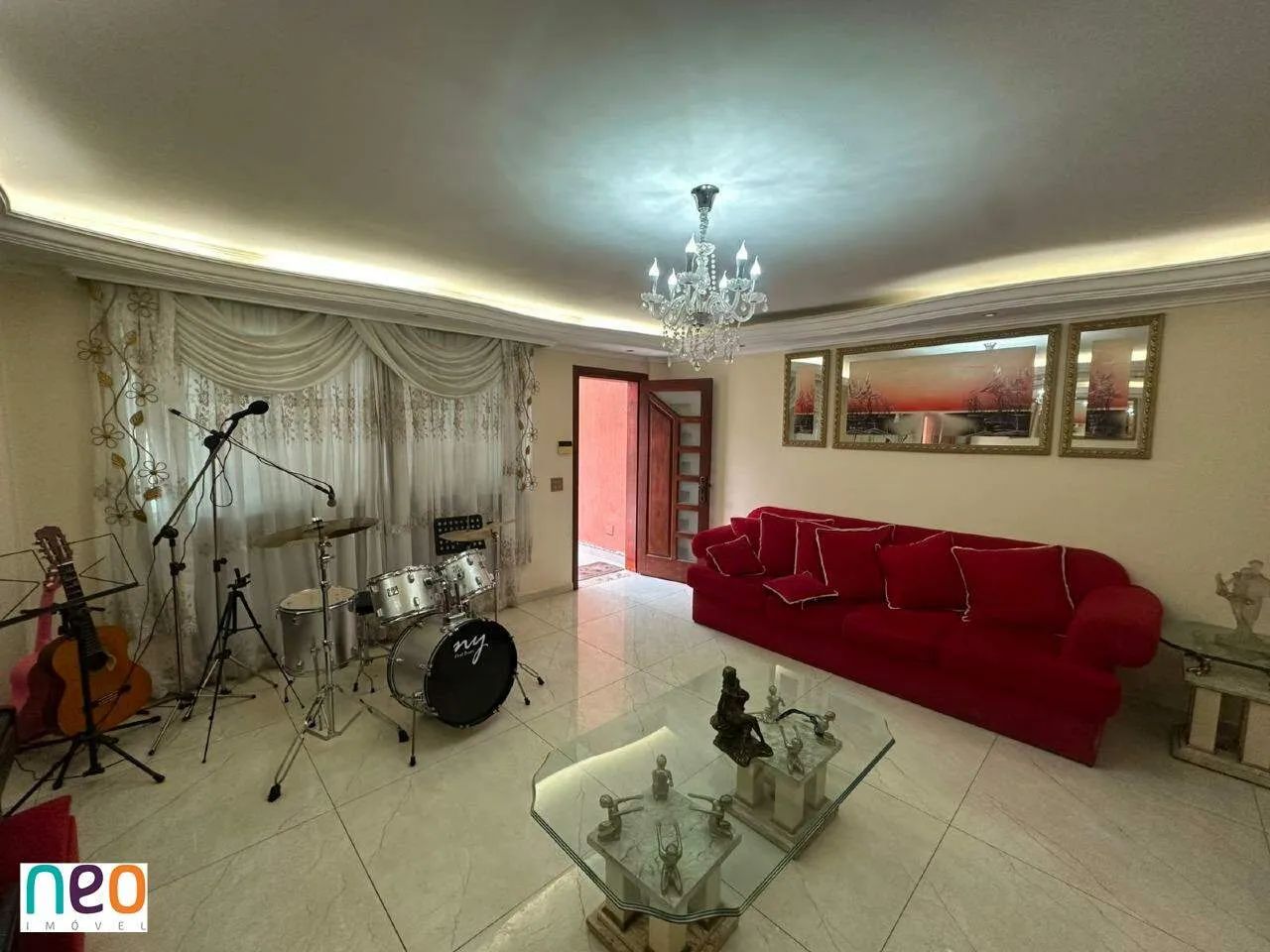 Casa pra locação com 6 dormitórios e 6 vagas