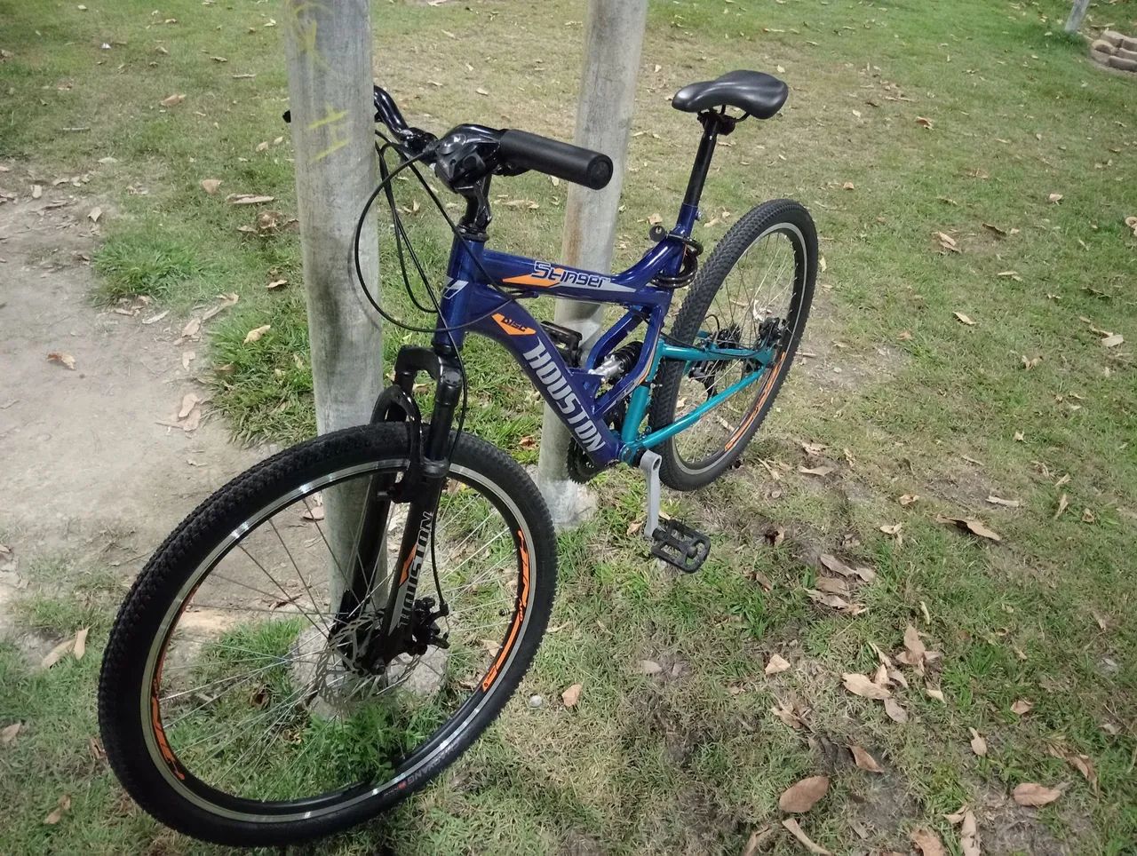 Vende-se uma bicicleta 