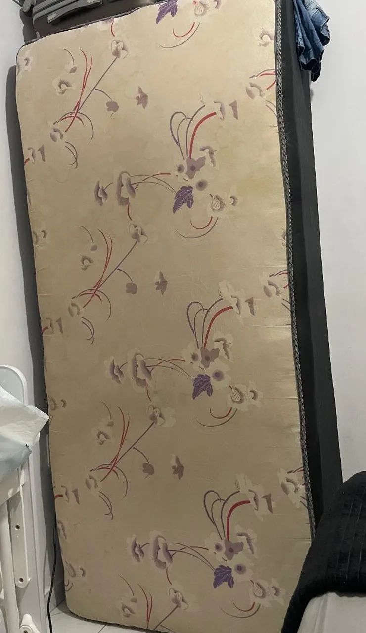 Vendo cama de solteiro  - Foto 3