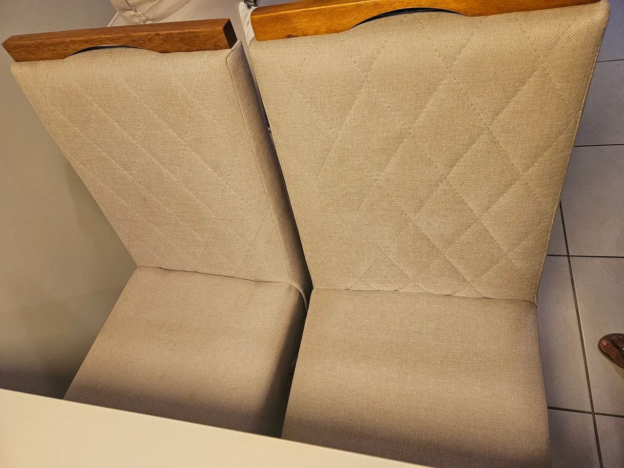 Mesa retangular tampo de vidro Off White + 4 cadeiras em linho perolado - Foto 3