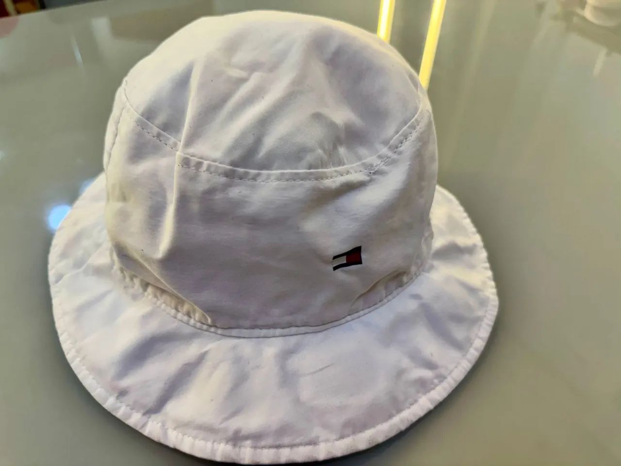 Chapéu bucket Tommy Hilfiger reversível  - Foto 3