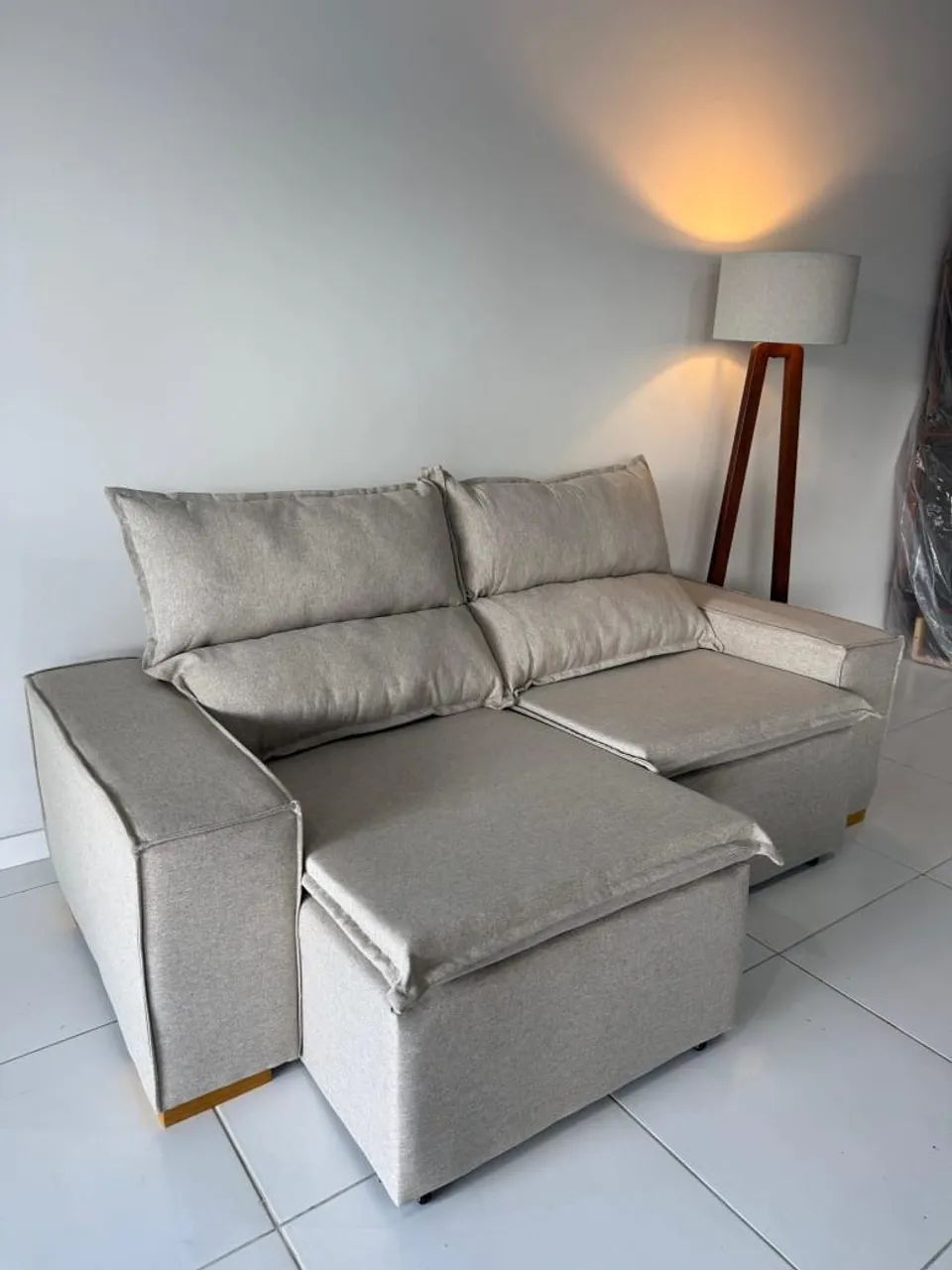 Sofá Retrátil e Reclinável com Assento em Pillow Top