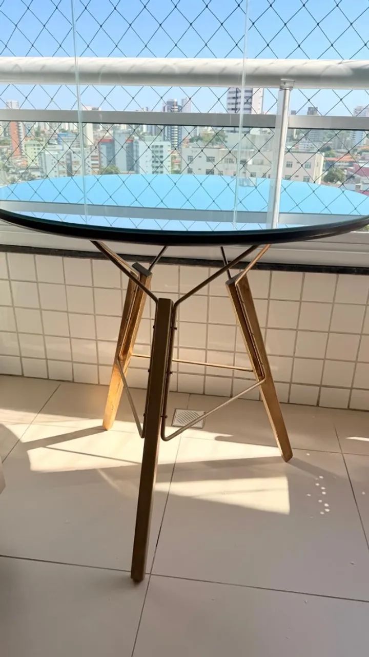 Mesa Redonda de Madeira com Vidro + 4 Cadeiras - Ótimo Estado - Foto 4